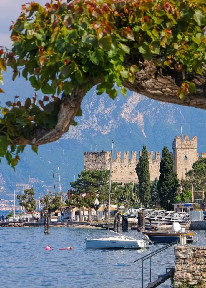 Elegant holiday homes and apartments in Torri del Benaco on Lake Garda.