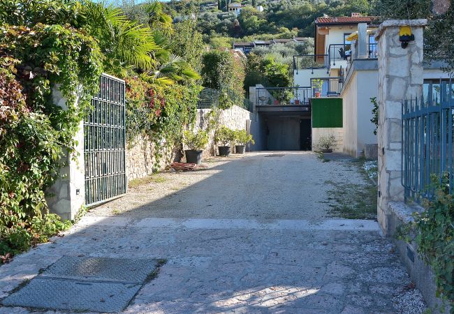 Ferienwohnung in Torri del Benaco - North House With Pool And Lake View