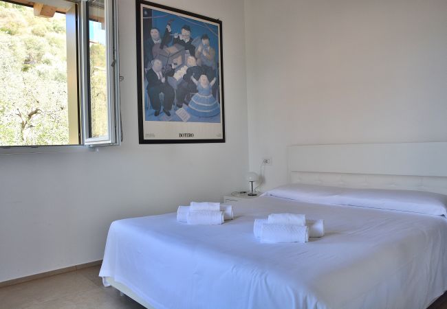 Ferienwohnung in Torri del Benaco - North House With Pool And Lake View Ferienwohnung in Torri del Benaco - North House With Pool And Lake View