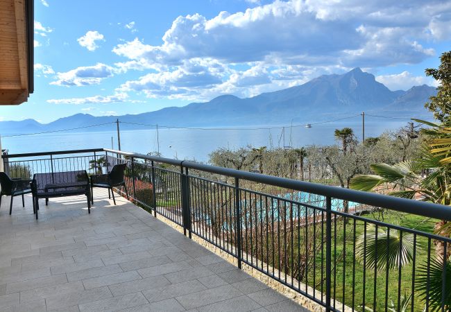 Ferienwohnung in Torri del Benaco - North House With Pool And Lake View