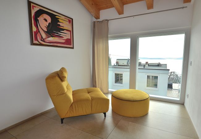 Ferienwohnung in Torri del Benaco - North House With Pool And Lake View