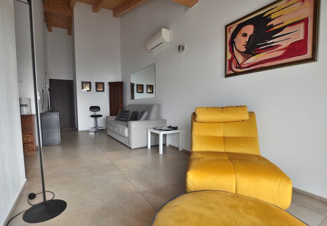 Ferienwohnung in Torri del Benaco - North House With Pool And Lake View Ferienwohnung in Torri del Benaco - North House With Pool And Lake View