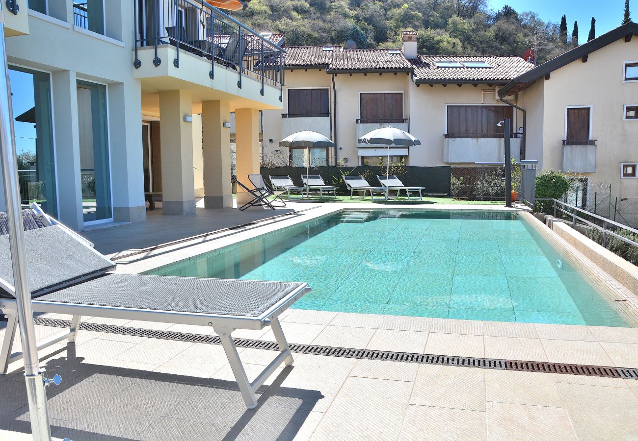 Ferienwohnung in Torri del Benaco - North House With Pool And Lake View