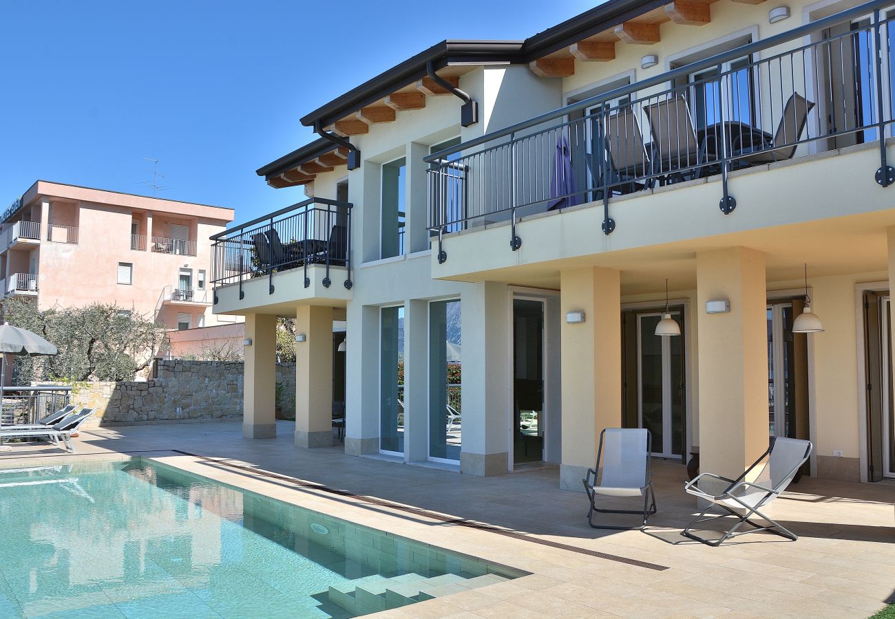 Ferienwohnung in Torri del Benaco - North House With Pool And Lake View