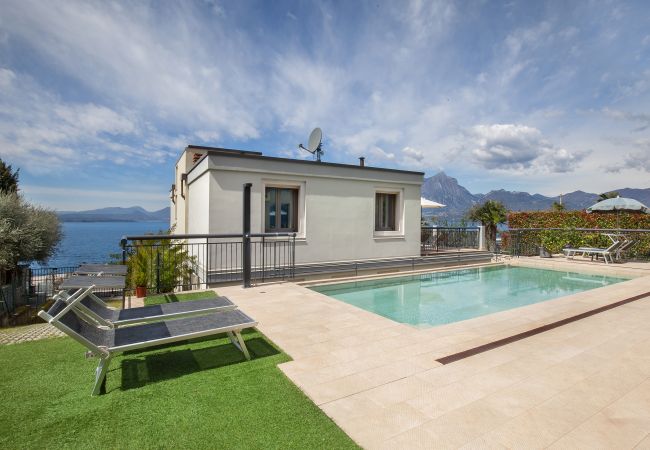 Ferienwohnung in Torri del Benaco - Casa al Lago With Pool And Lake View