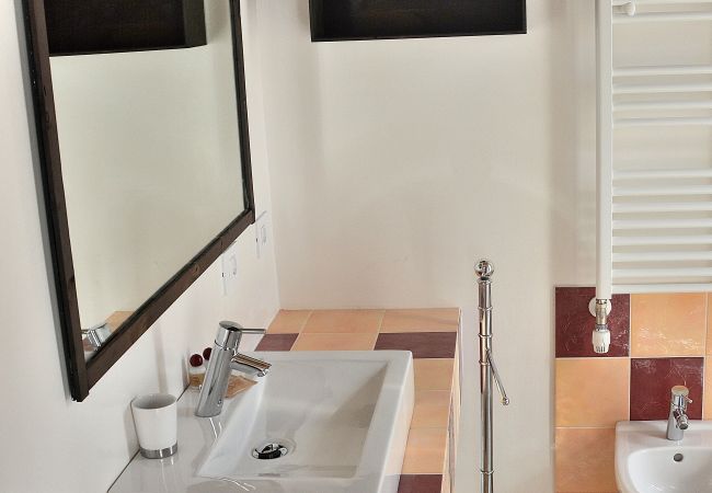 Ferienwohnung in Torri del Benaco - South House With Pool And Lake View Ferienwohnung in Torri del Benaco - South House With Pool And Lake View