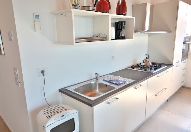 Ferienwohnung in Torri del Benaco - South House With Pool And Lake View Ferienwohnung in Torri del Benaco - South House With Pool And Lake View