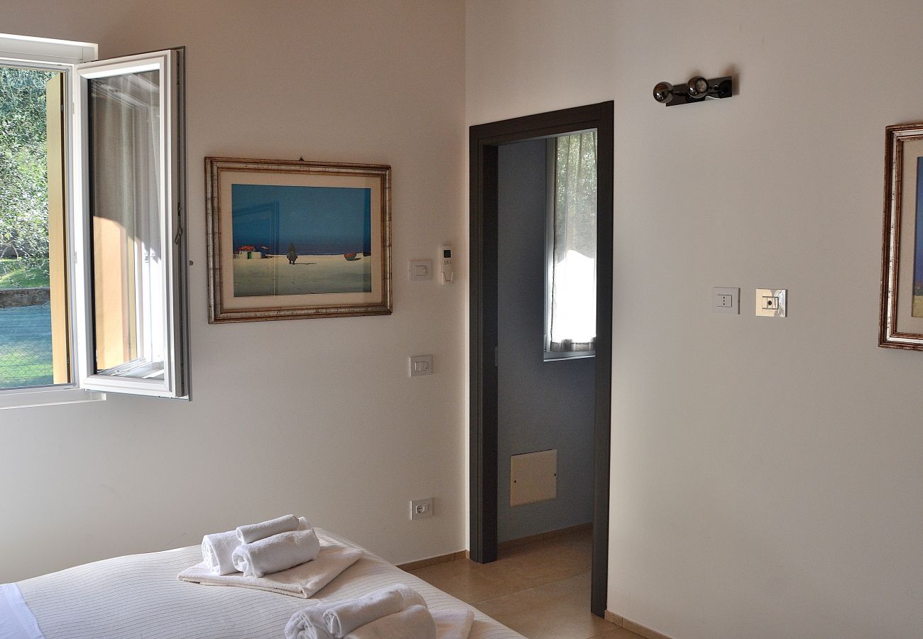 Ferienwohnung in Torri del Benaco - South House With Pool And Lake View