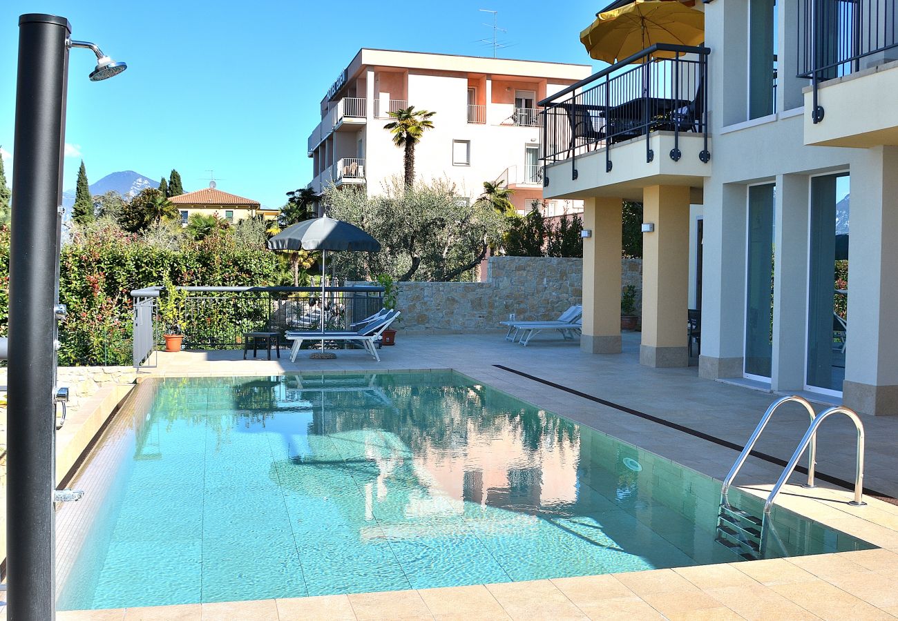 Ferienwohnung in Torri del Benaco - South House With Pool And Lake View