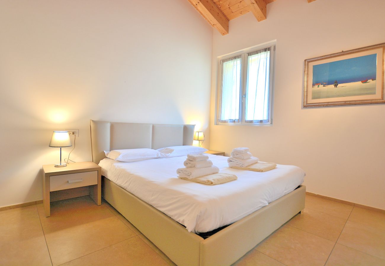 Ferienwohnung in Torri del Benaco - South House With Pool And Lake View