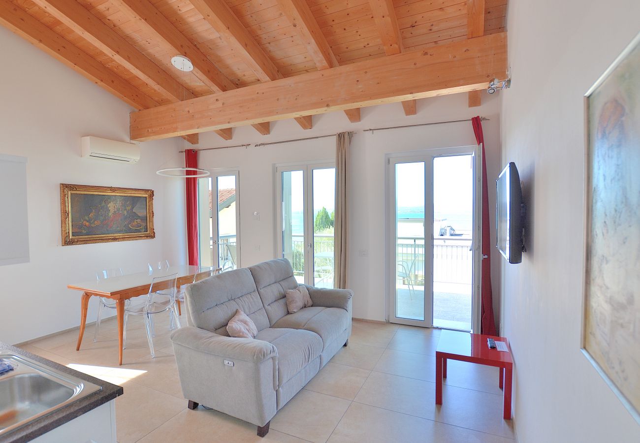 Ferienwohnung in Torri del Benaco - South House With Pool And Lake View
