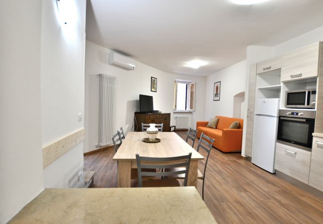 Ferienwohnung in Torri del Benaco - Apartment del Pescatore In Downtown