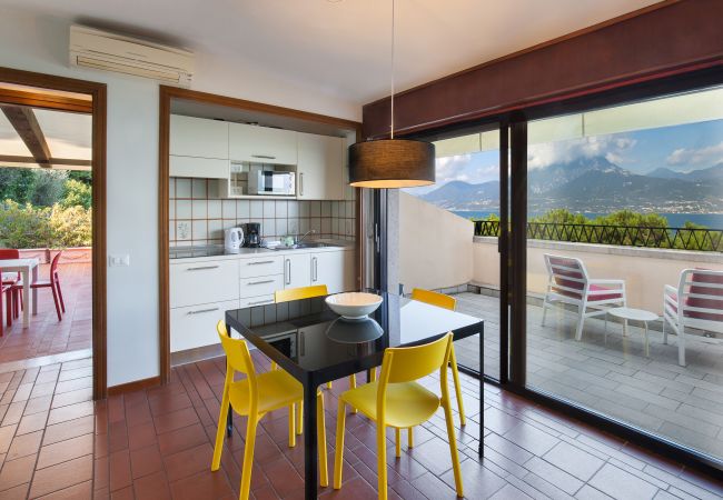 Ferienwohnung in Torri del Benaco - Watercolor Loft With Lake View Ferienwohnung in Torri del Benaco - Watercolor Loft With Lake View