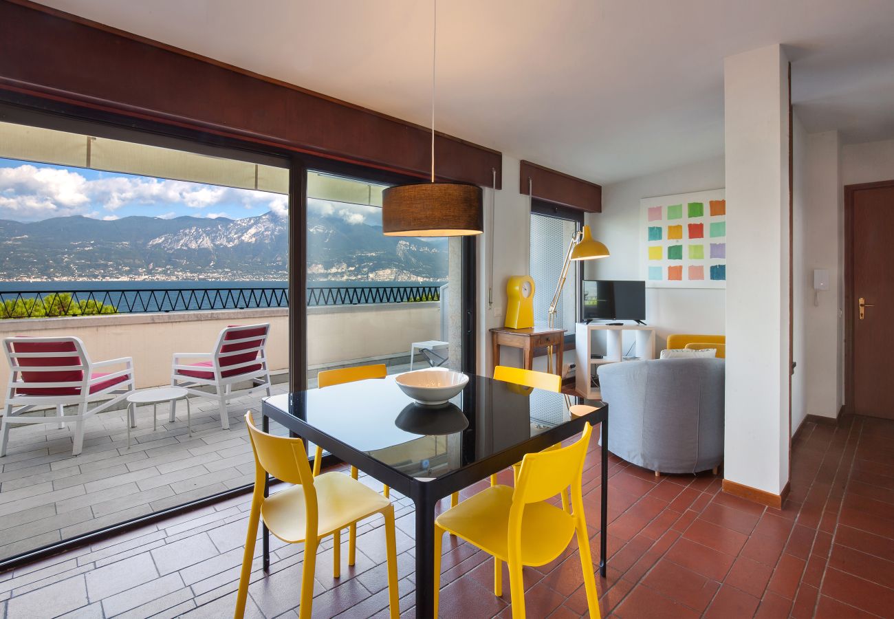 Ferienwohnung in Torri del Benaco - Watercolor Loft With Lake View Ferienwohnung in Torri del Benaco - Watercolor Loft With Lake View