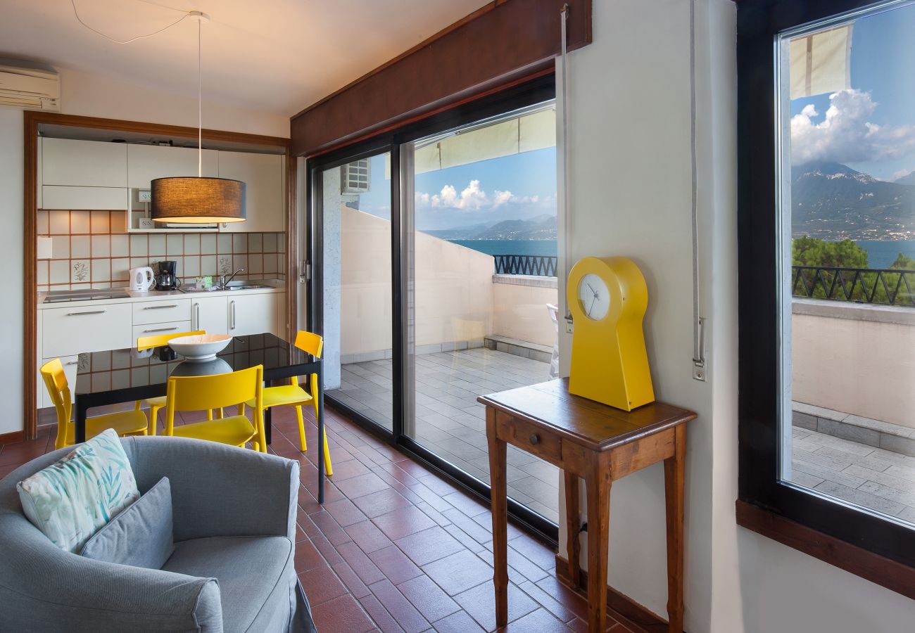 Ferienwohnung in Torri del Benaco - Watercolor Loft With Lake View Ferienwohnung in Torri del Benaco - Watercolor Loft With Lake View