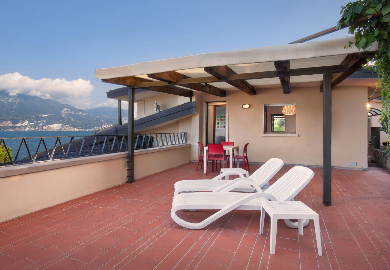 Ferienwohnung in Torri del Benaco - Watercolor Loft With Lake View Ferienwohnung in Torri del Benaco - Watercolor Loft With Lake View