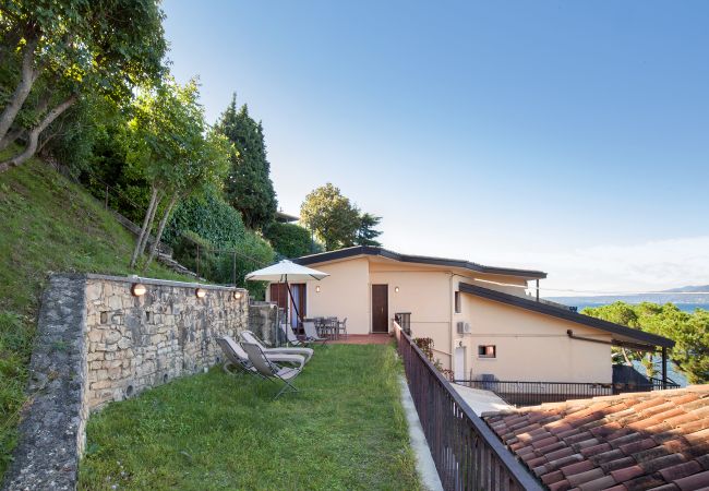 Ferienwohnung in Torri del Benaco - Greenery Loft With Lake View Ferienwohnung in Torri del Benaco - Greenery Loft With Lake View