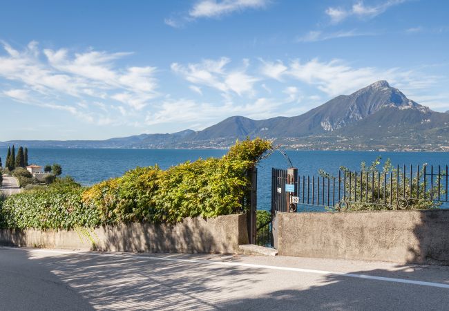 Ferienwohnung in Torri del Benaco - Greenery Loft With Lake View Ferienwohnung in Torri del Benaco - Greenery Loft With Lake View