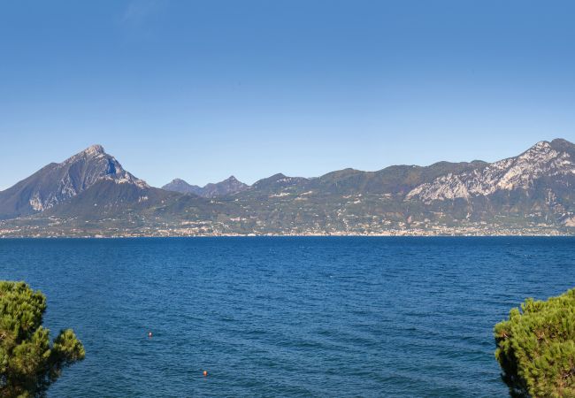 Ferienwohnung in Torri del Benaco - Greenery Loft With Lake View Ferienwohnung in Torri del Benaco - Greenery Loft With Lake View