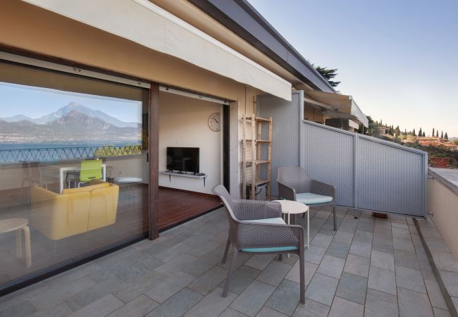 Ferienwohnung in Torri del Benaco - Greenery Loft With Lake View Ferienwohnung in Torri del Benaco - Greenery Loft With Lake View