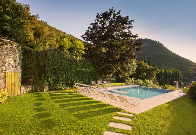 Villa in Garda - Cà Cantoni Villa With Pool Lake View Villa in Garda - Cà Cantoni Villa With Pool Lake View
