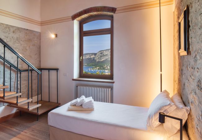 Villa in Garda - Cà Cantoni Villa With Pool Lake View Villa in Garda - Cà Cantoni Villa With Pool Lake View