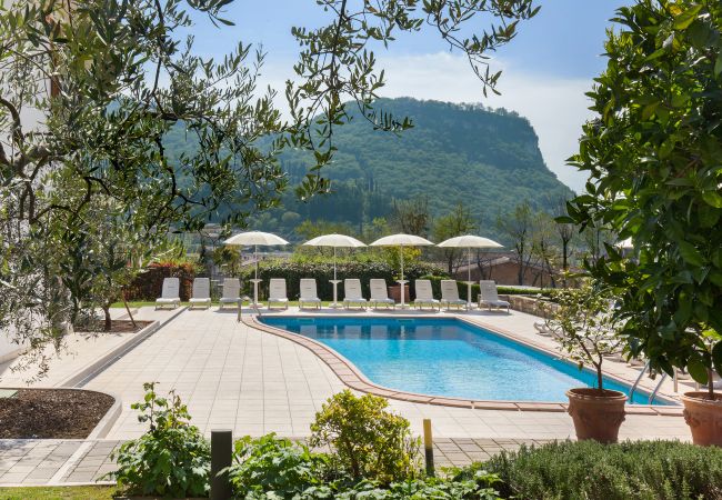 Villa in Garda - Cà Le Terrazze With Pool