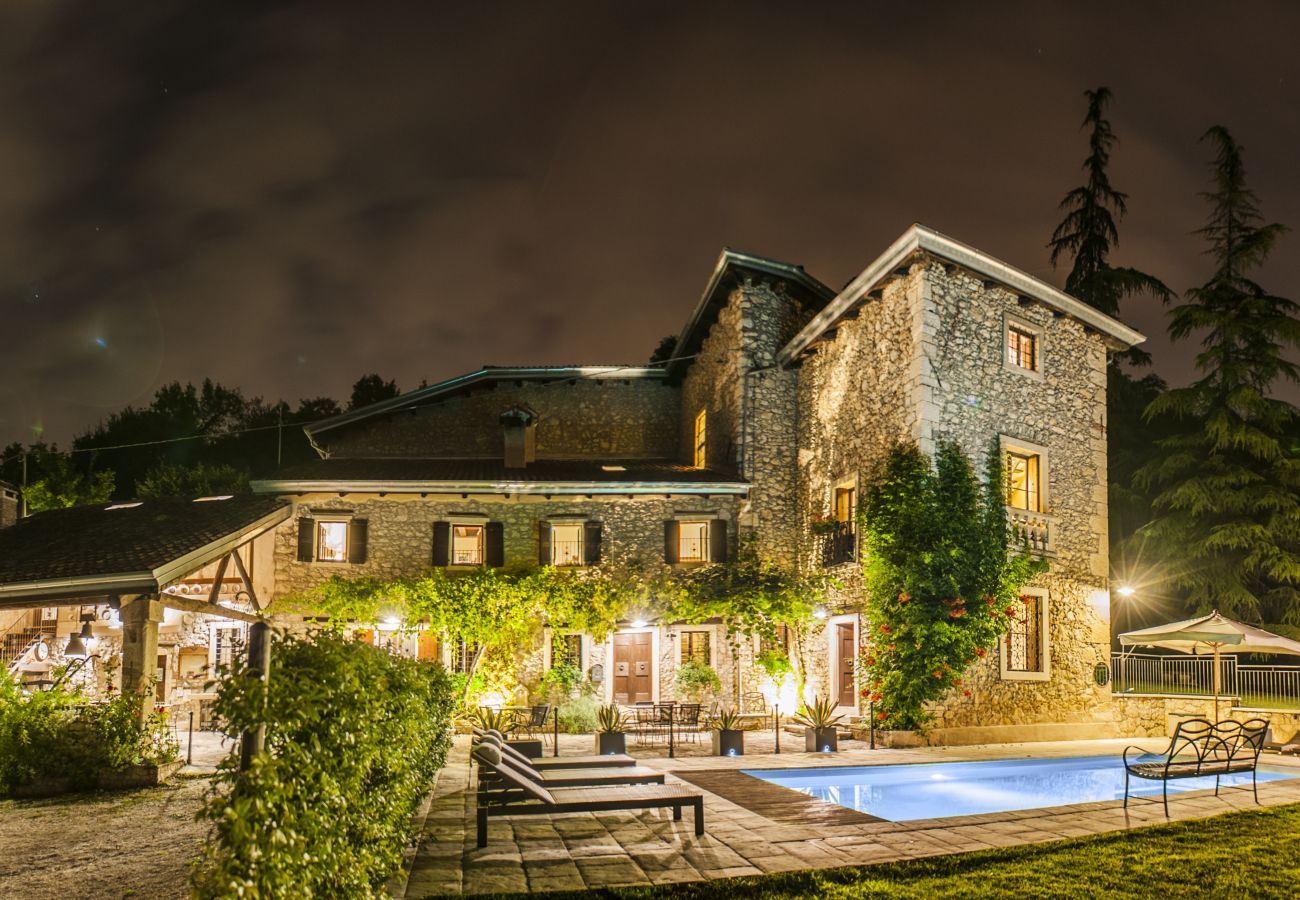 Villa in Castelgomberto - Il Giardino di Sibilla With Pool
