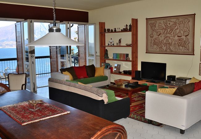 Villa in Torri del Benaco - Villa Retrò alle Rossone With Lake View Villa in Torri del Benaco - Villa Retrò alle Rossone With Lake View