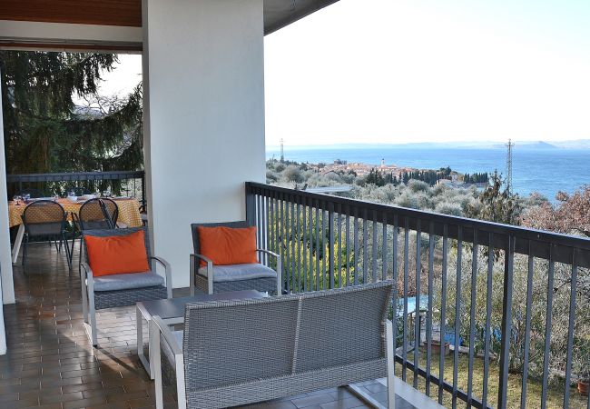 Villa in Torri del Benaco - Villa Retrò alle Rossone With Lake View Villa in Torri del Benaco - Villa Retrò alle Rossone With Lake View