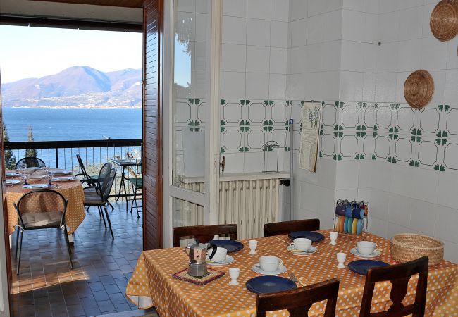 Villa in Torri del Benaco - Villa Retrò alle Rossone With Lake View Villa in Torri del Benaco - Villa Retrò alle Rossone With Lake View