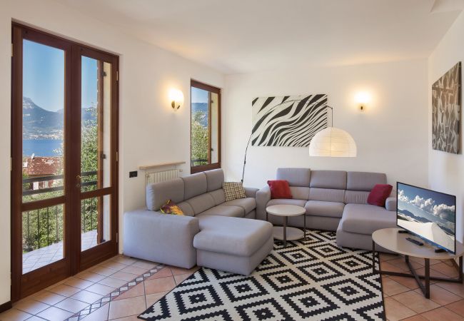 Villa in Torri del Benaco - Villa Carducci with lake view Villa in Torri del Benaco - Villa Carducci with lake view