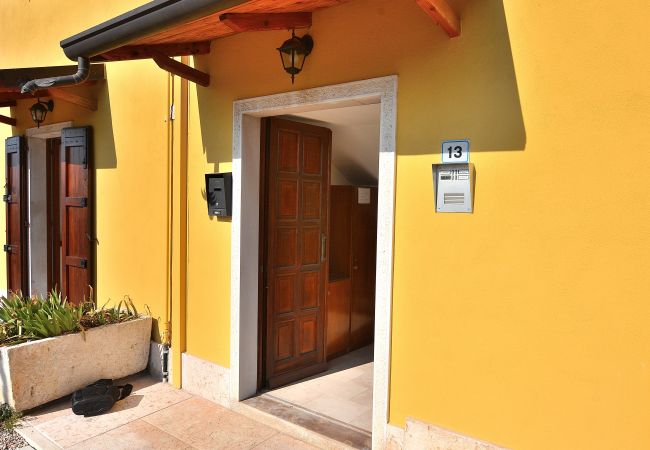 Ferienwohnung in Lazise - Apartment Rosa Bourbon With Pool Ferienwohnung in Lazise - Apartment Rosa Bourbon With Pool