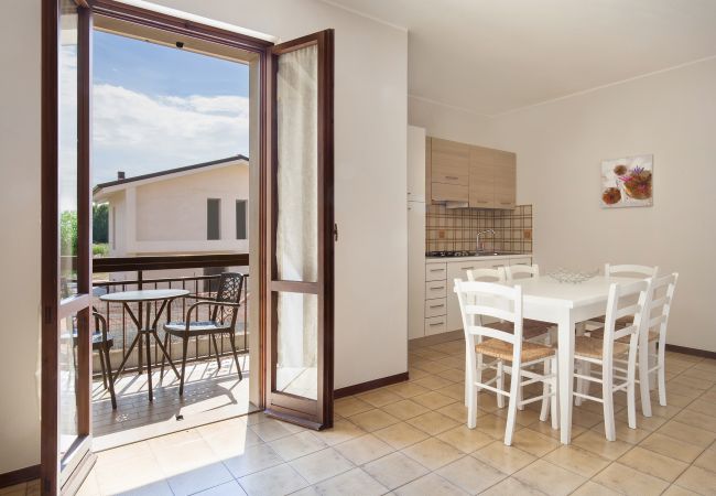 Ferienwohnung in Lazise - Apartment Rosa Bourbon With Pool Ferienwohnung in Lazise - Apartment Rosa Bourbon With Pool