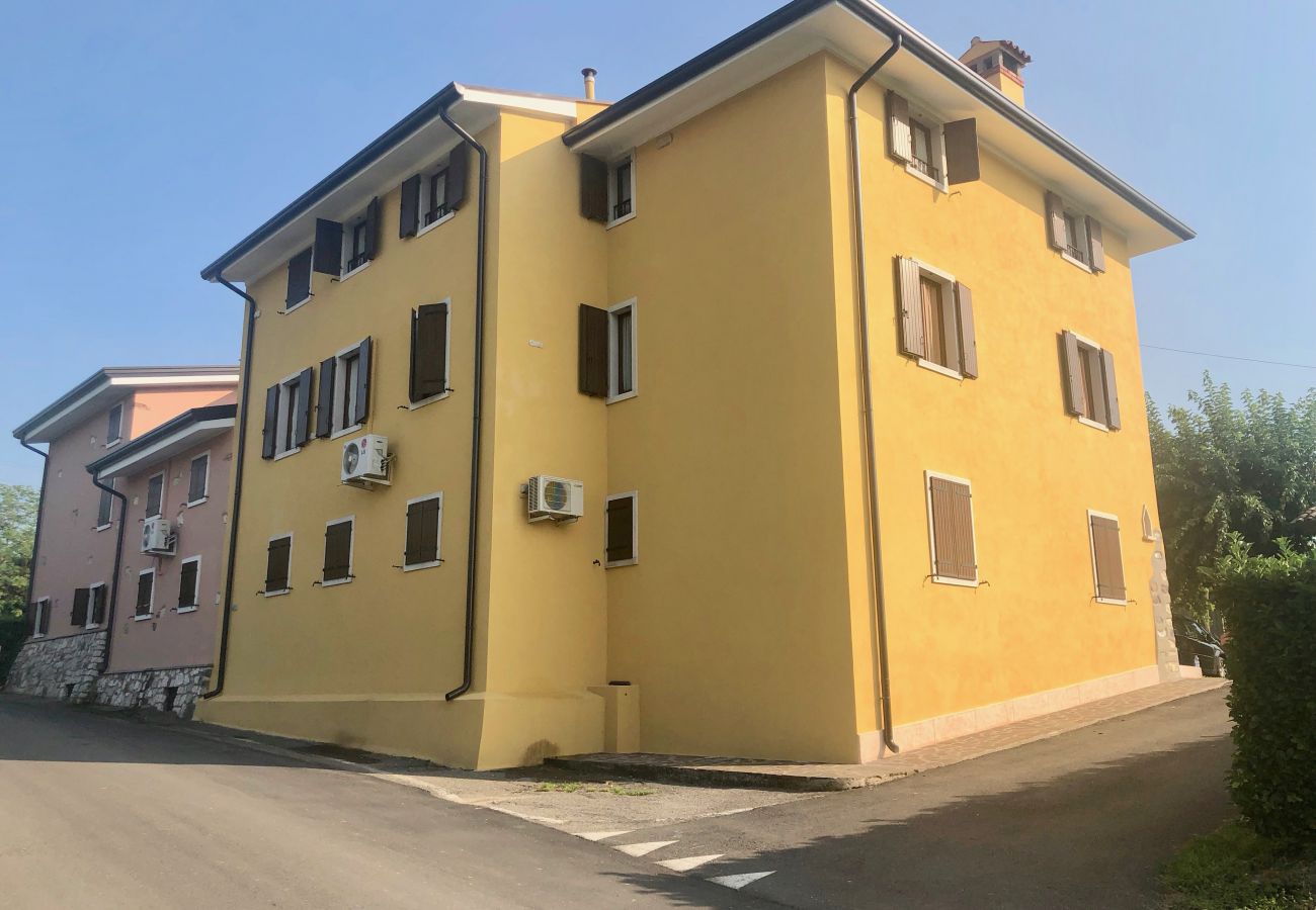 Ferienwohnung in Lazise - Apartment Rosa Bourbon With Pool