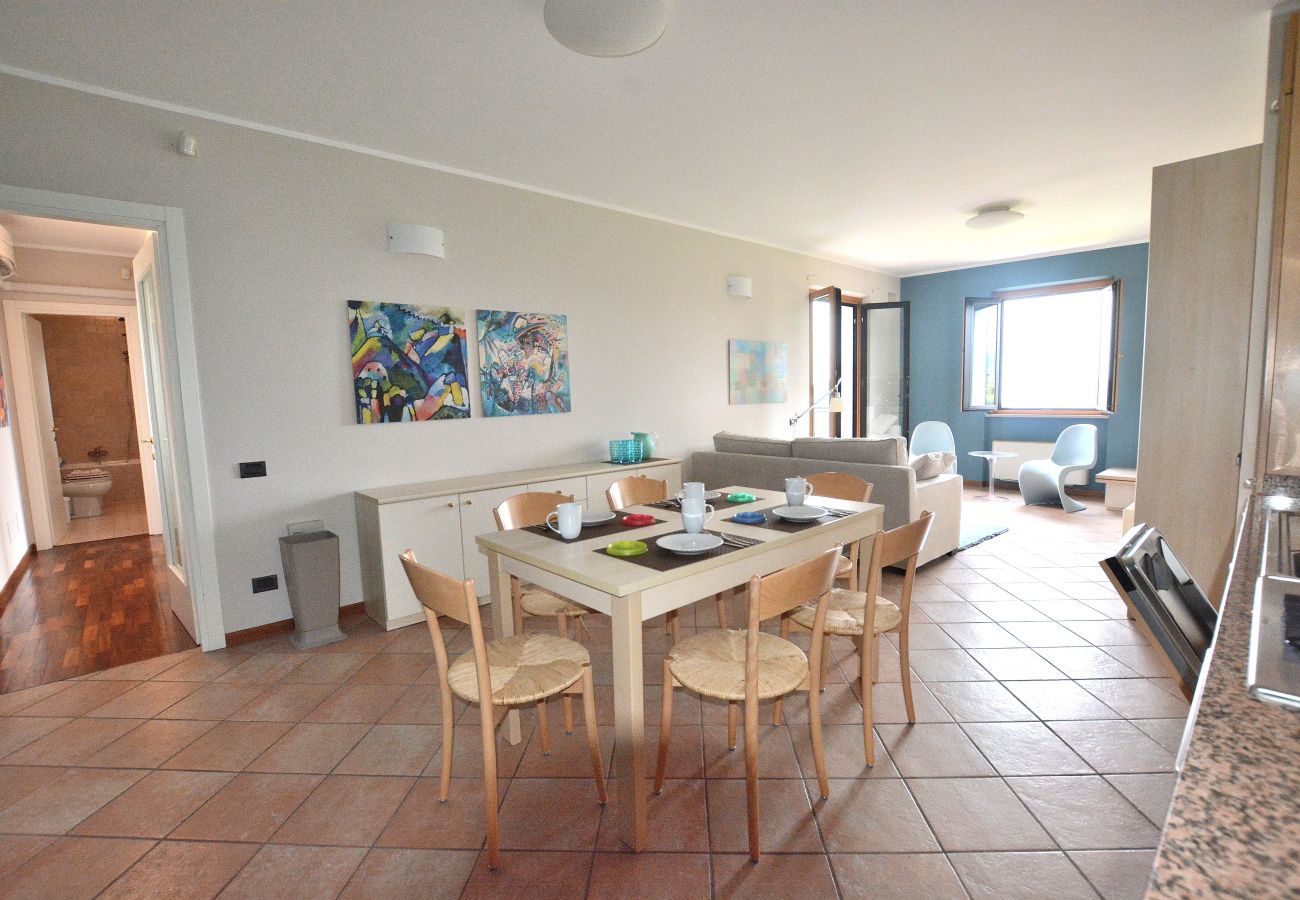 Ferienwohnung in Costermano - Apartment Montegolo Four With Pool And Lake View