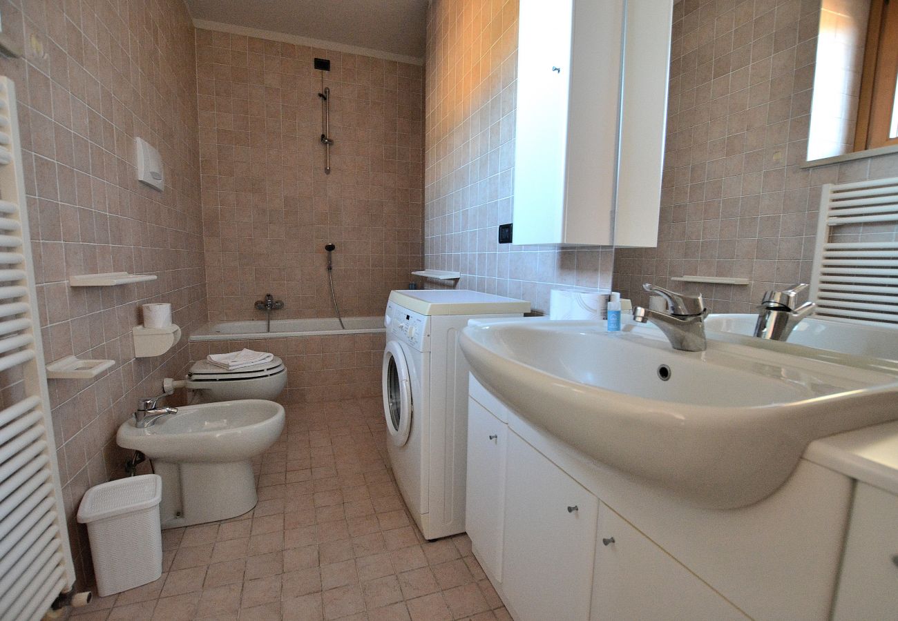 Ferienwohnung in Costermano - Apartment Montegolo Four With Pool And Lake View