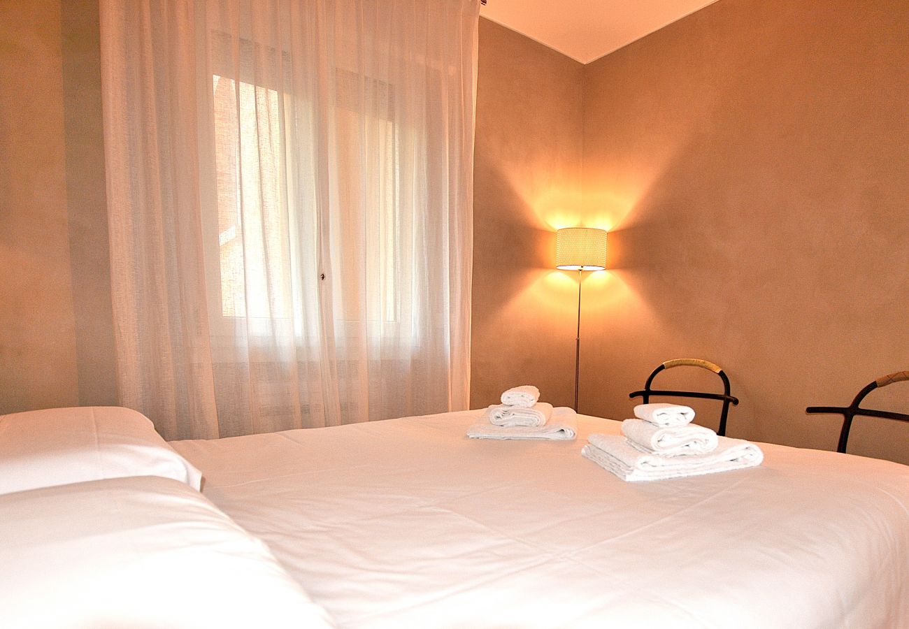 Ferienwohnung in Torri del Benaco - Leonardo Walsh Apartment With Lake View