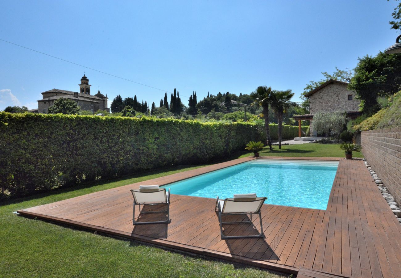 Chalet in Costermano - Rustico Villa Marciaga With Pool