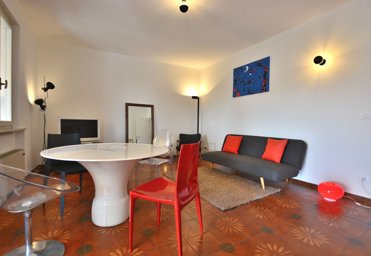 Ferienwohnung in Bardolino - Apartment  Joan Mirò With Pool