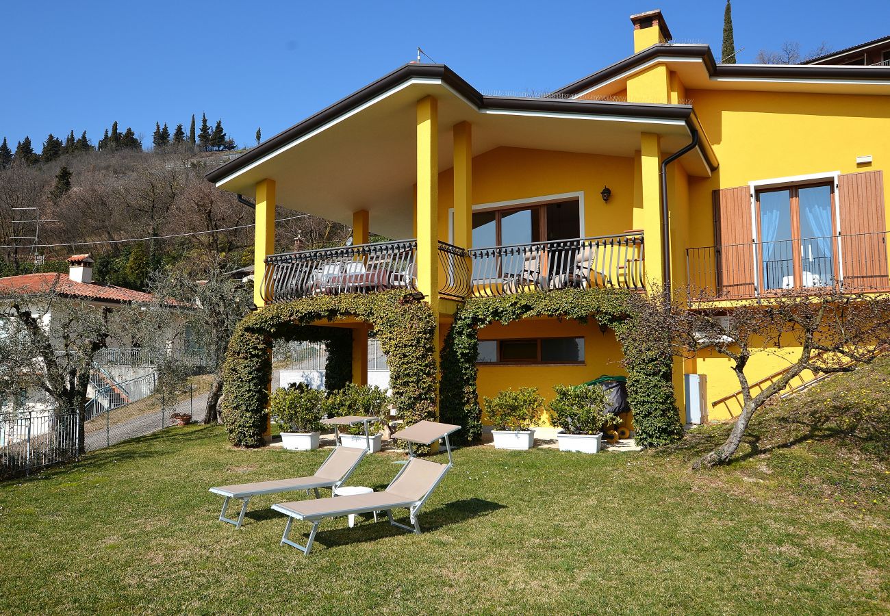 Ferienwohnung in Costermano - Orange Apartment In Marciaga di Costermano