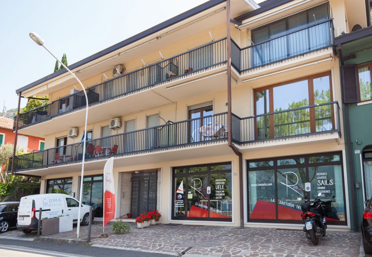 Wohnung in Torri del Benaco - Apartment Azzurro front Lake