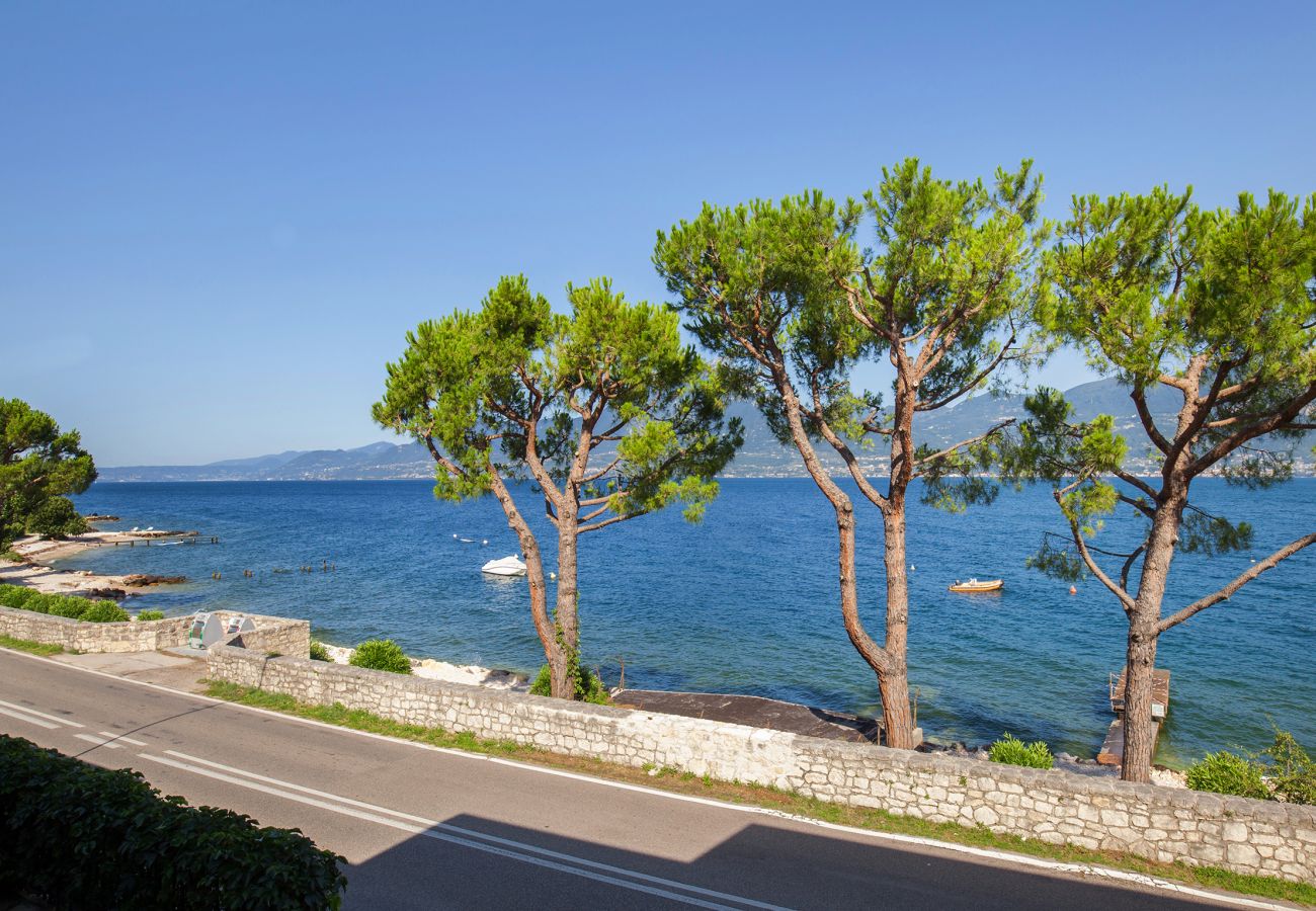 Ferienwohnung in Torri del Benaco - Apartment Verde with lake view