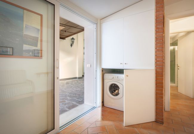 Chalet in Torri del Benaco - Villetta Blue Panorama With Private Jacuzzi Chalet in Torri del Benaco - Villetta Blue Panorama With Private Jacuzzi