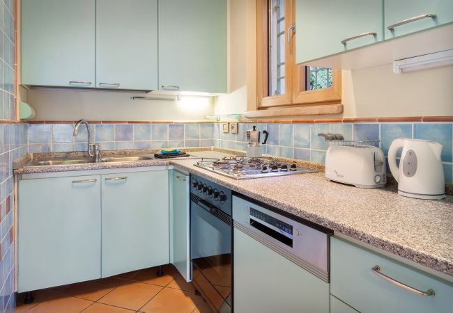 Chalet in Torri del Benaco - Villetta Blue Panorama With Private Jacuzzi Chalet in Torri del Benaco - Villetta Blue Panorama With Private Jacuzzi