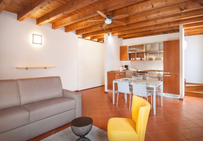 Ferienwohnung in Torri del Benaco - Giallo Limone Apartment