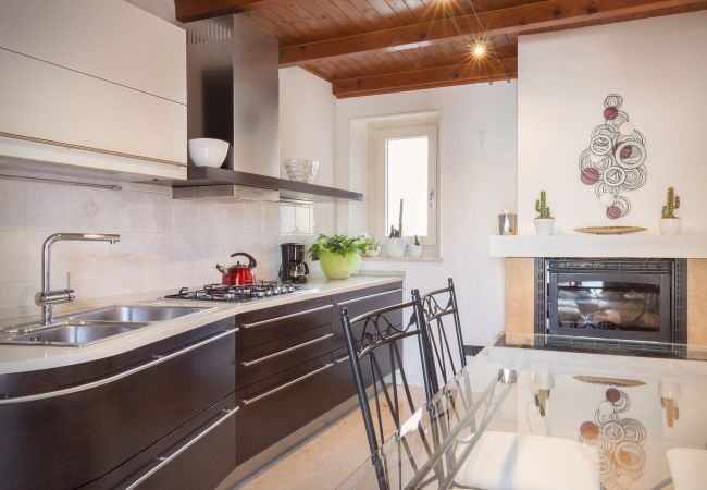 Ferienwohnung in Torri del Benaco - Casa Delle Stelle with Terrace Ferienwohnung in Torri del Benaco - Casa Delle Stelle with Terrace