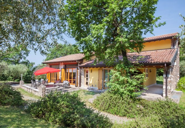 Ferienhaus in Affi - Casa del Bosco for 8 People