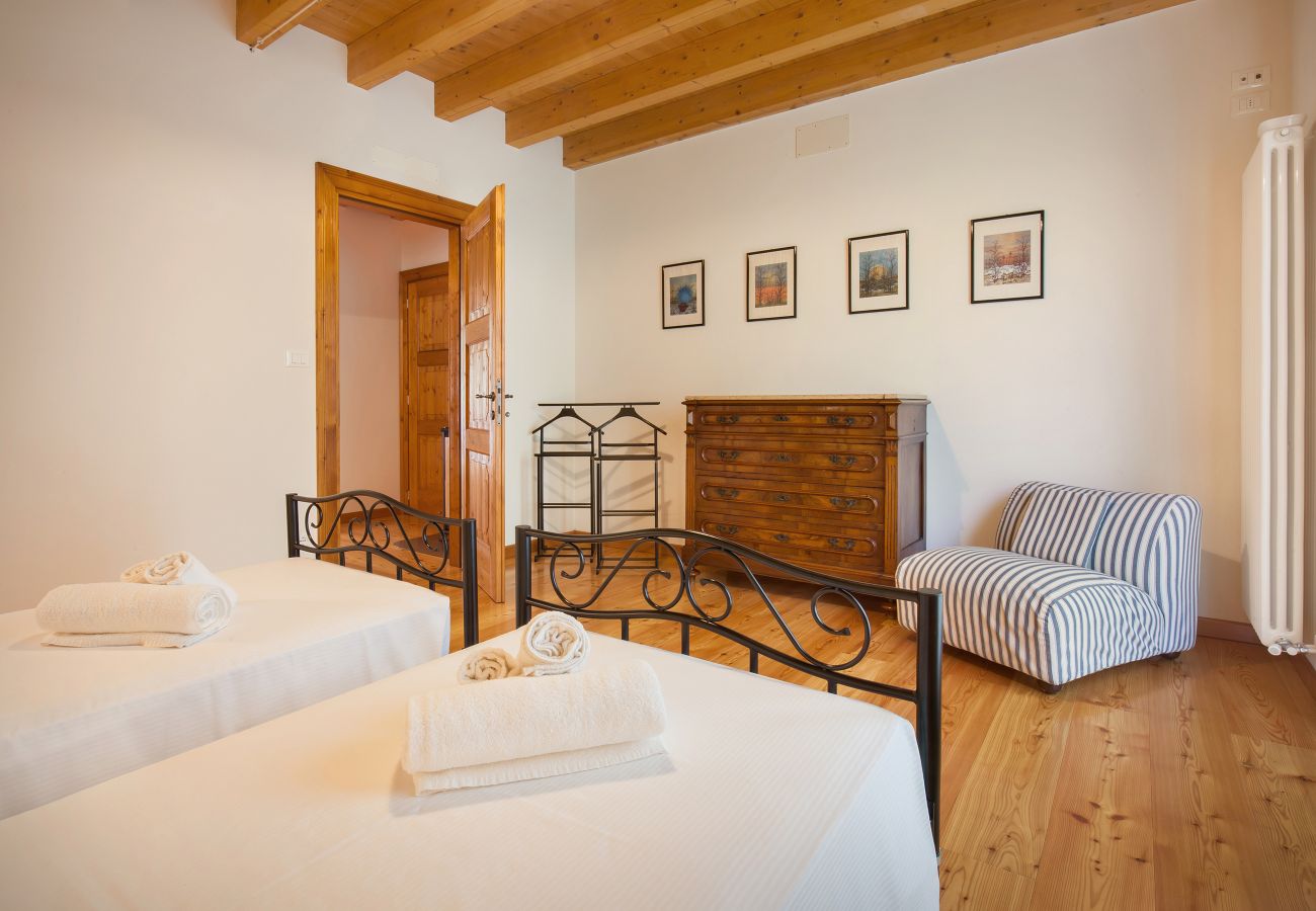 Ferienhaus in Affi - Casa del Bosco for 8 People