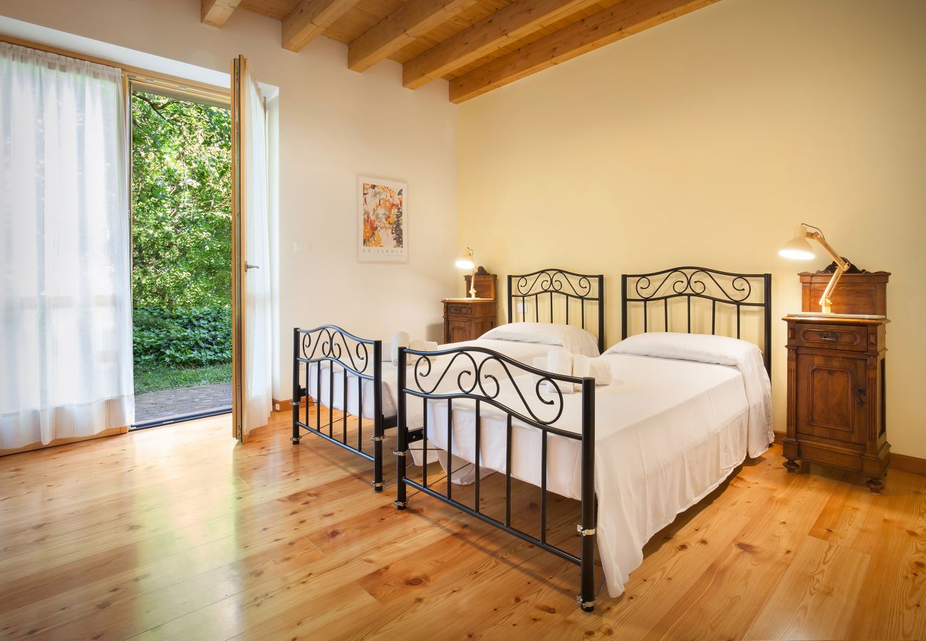 Ferienhaus in Affi - Casa del Bosco for 8 People